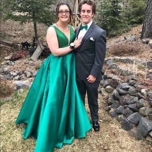 Emerald green Sherri hill prom dress
